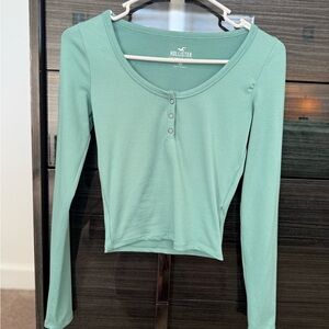 Hollister Must Have Collection Long Sleeve Tee